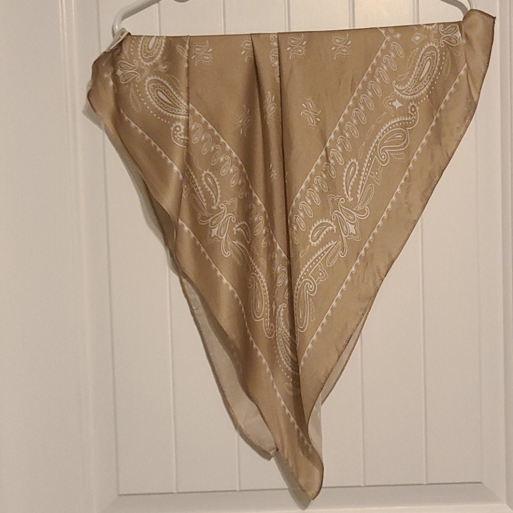 Like New Manner Market 100% Silk Scarf